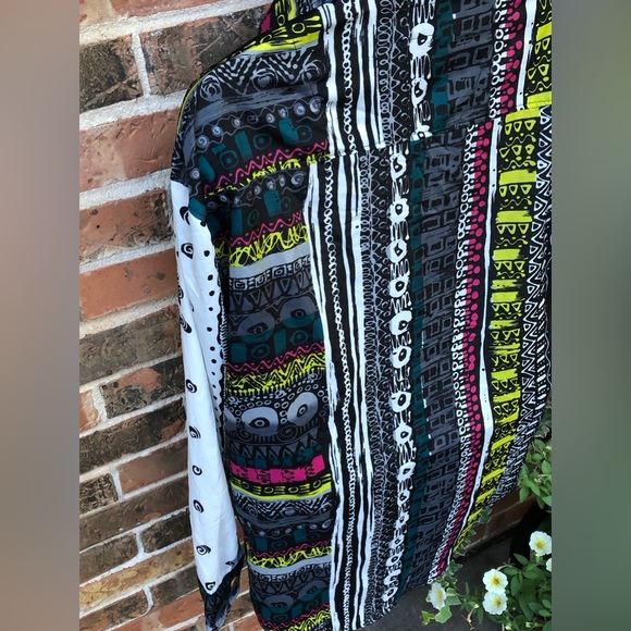 Stuzo Graphic Print Button Front Shirt , Gender Neutral, Black Owned Size M - Picture 3 of 10